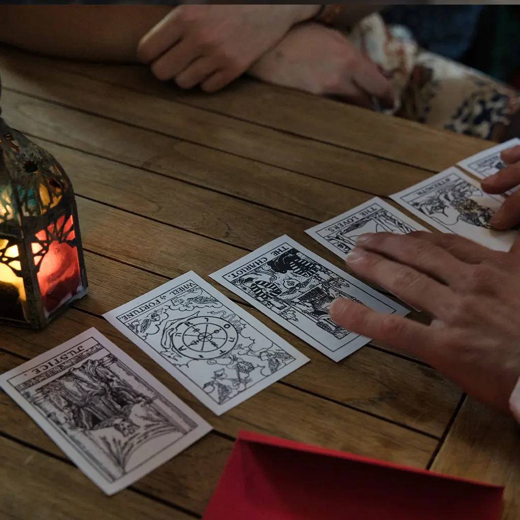 Ambiance élégante pour le Cabinet Mystique